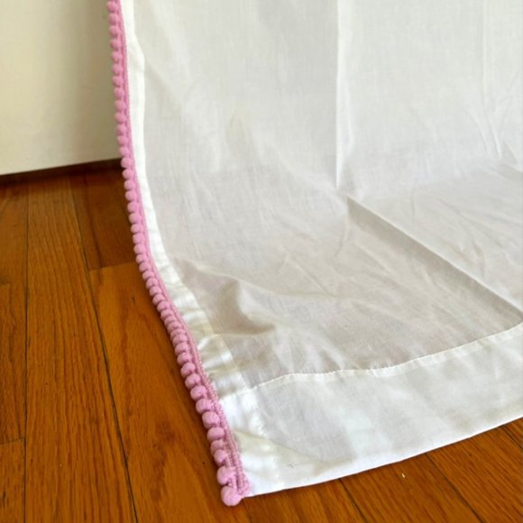 curtains - Picture 1 of 5